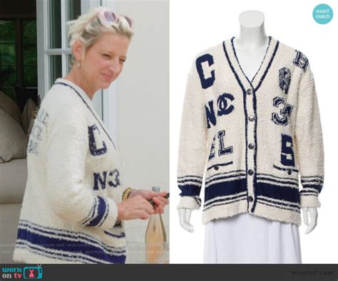 chanel white sweater cardigan worn by dorinda medley|Dorinda Medley Outfits on The Real Housewives of New York .